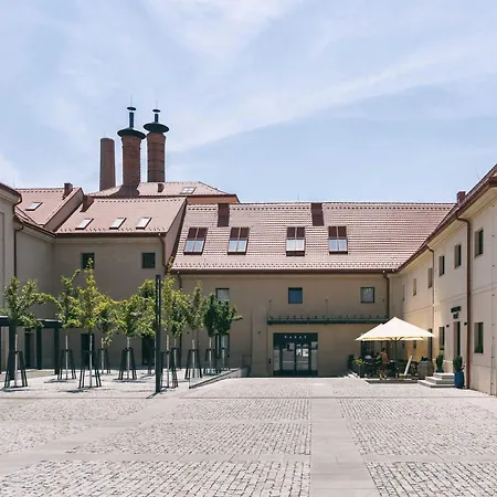 Atelier With Patio & Parking - Nusle Brewery * Prága