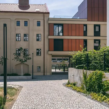 Apartman Atelier With Patio & Parking - Nusle Brewery Prága