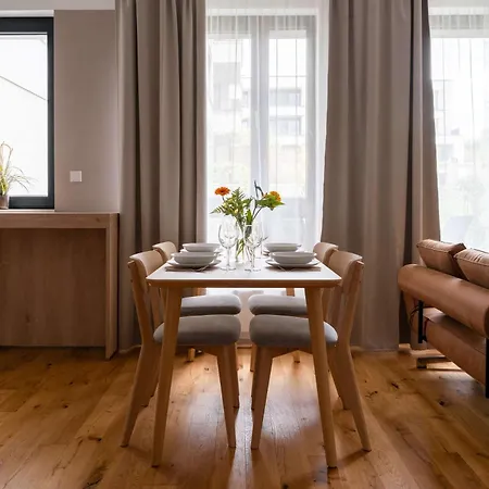 Atelier With Patio & Parking - Nusle Brewery Apartman