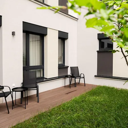 Atelier With Patio & Parking - Nusle Brewery Apartman Prága