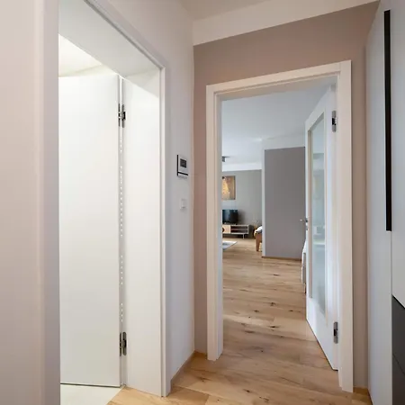 Apartman Atelier With Patio & Parking - Nusle Brewery *